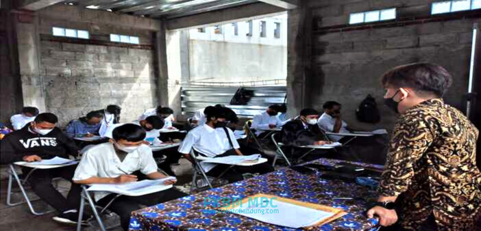 Kegiatan UPK T.A 2021-2022/UPK Paket A,B,C/Foto Bersama siswa Paket C 